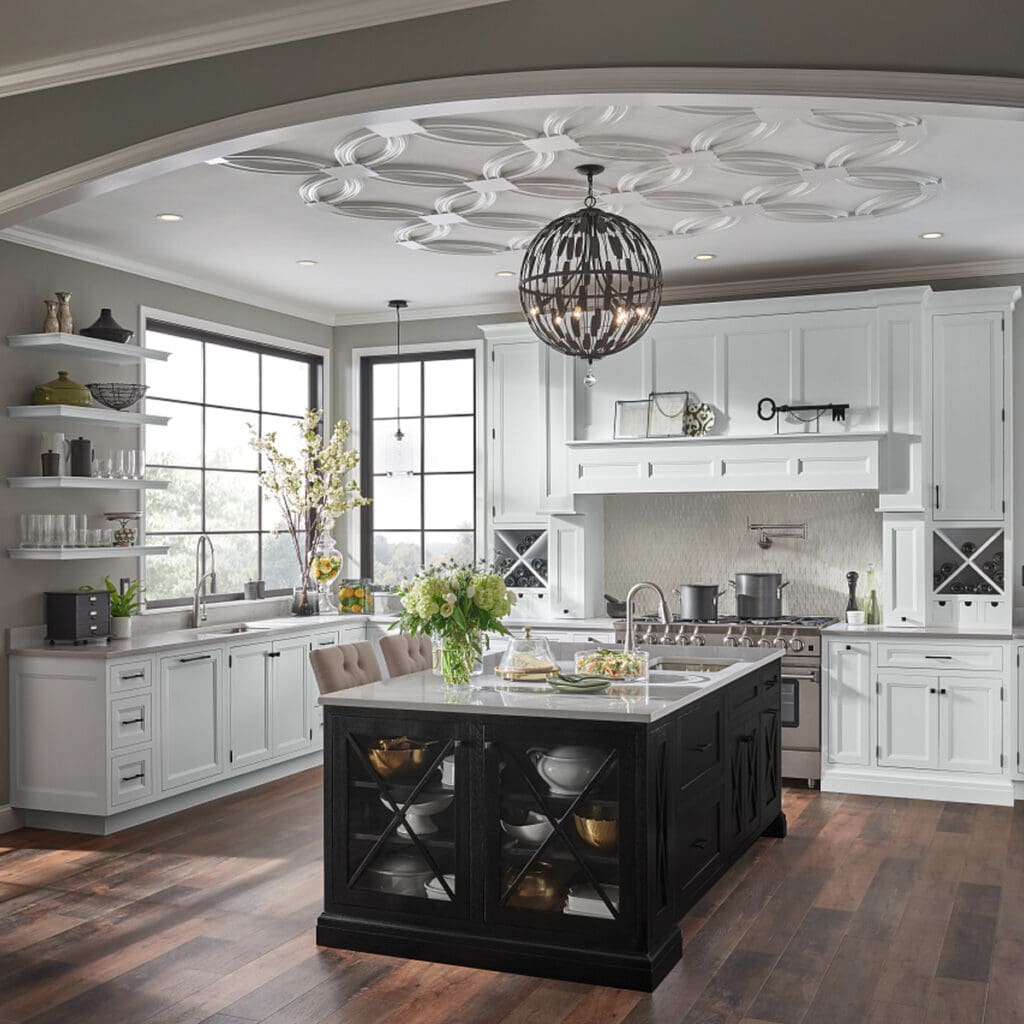 Yorktowne Traditional Black & White Kitchen SQ